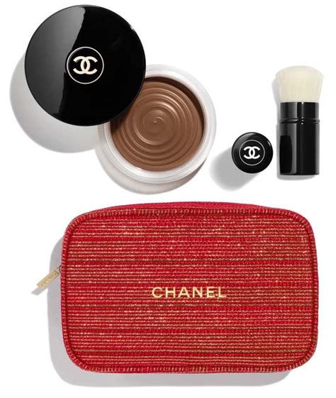 cofanetti regalo chanel donna|Cofanetto Chanel: Trucchi e Profumi, il Regalo Perfetto per Chi .